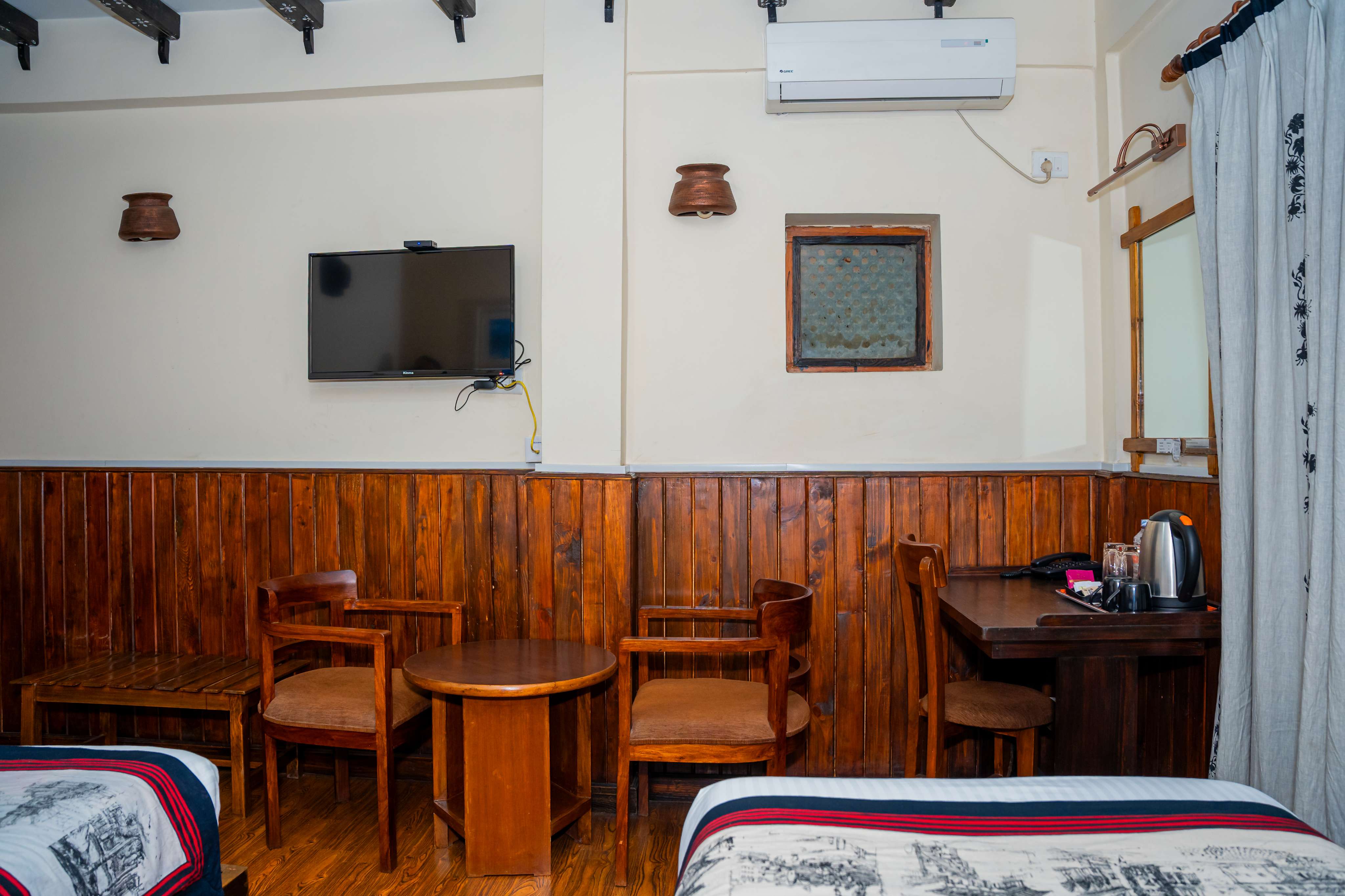 Hotel Yechu's Double Deluxe Room with 2 King Beds, peaceful stay and very luxury amenities with the room.